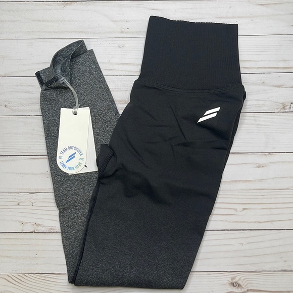 Doyoueven Ombré Scrunch Seamless leggings - Black - Picture 2 of 11